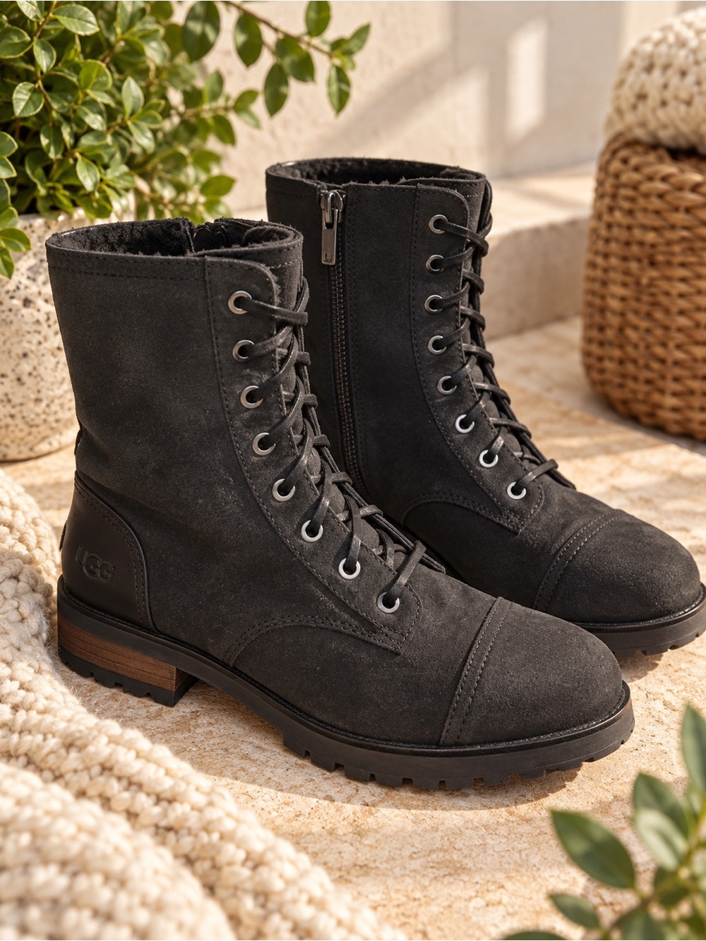 UGG Kilmer II Black Suede Shearling Combat Boots Women’s 8 1095131